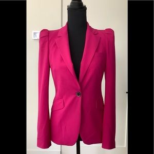 It’s a Zara Woman blazer color pink, size XS